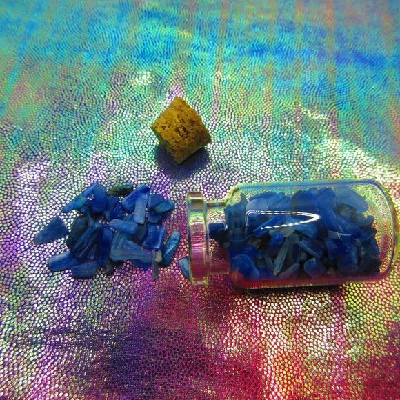 Blue Kyanite Gemstone Chips In A Bottle Embellishments Natural Semi Precious - Picture 2 of 3